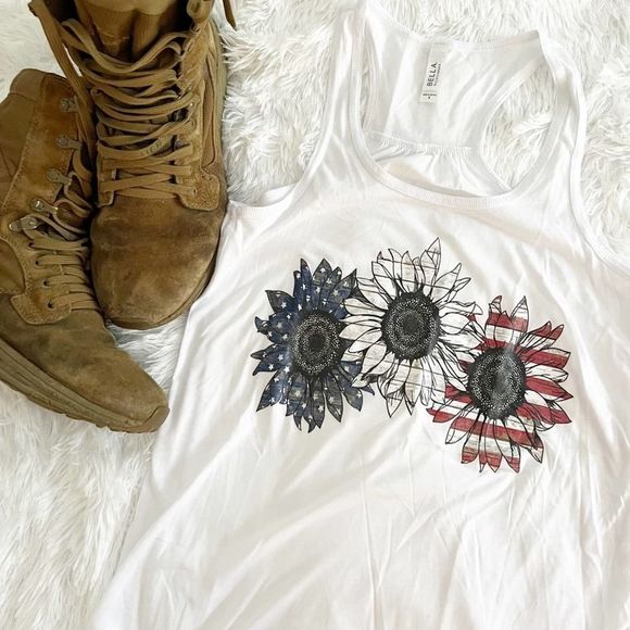 Red, White, & Blue Pallet Daisy Racerback Tank, Sz Small - Picture 8 of 8